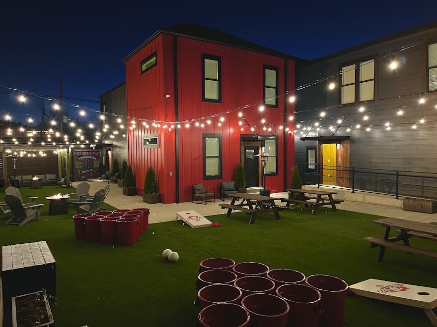 Bungalou courtyard at night