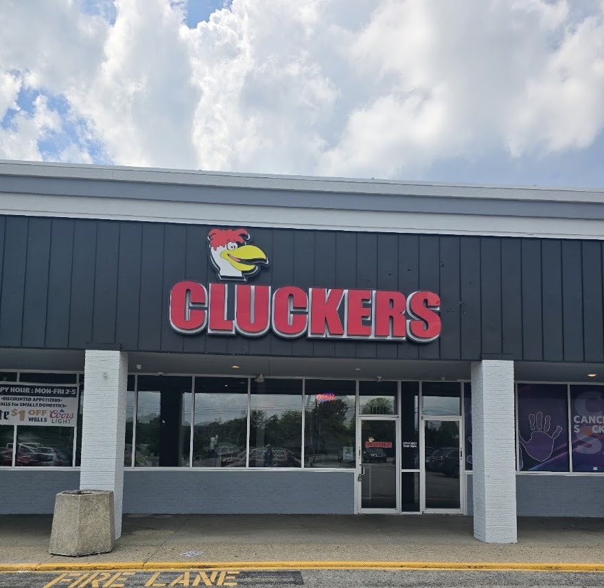Cluckers Dixie Highway storefront